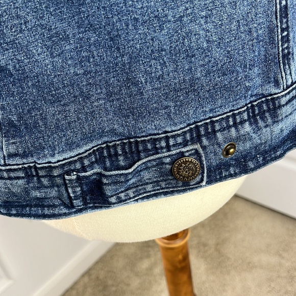 DG2 by Diane Gilman Embroidered Jean Vest - Picture 3 of 13